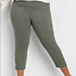 Maurices Plus size pull on bengaline crop pants